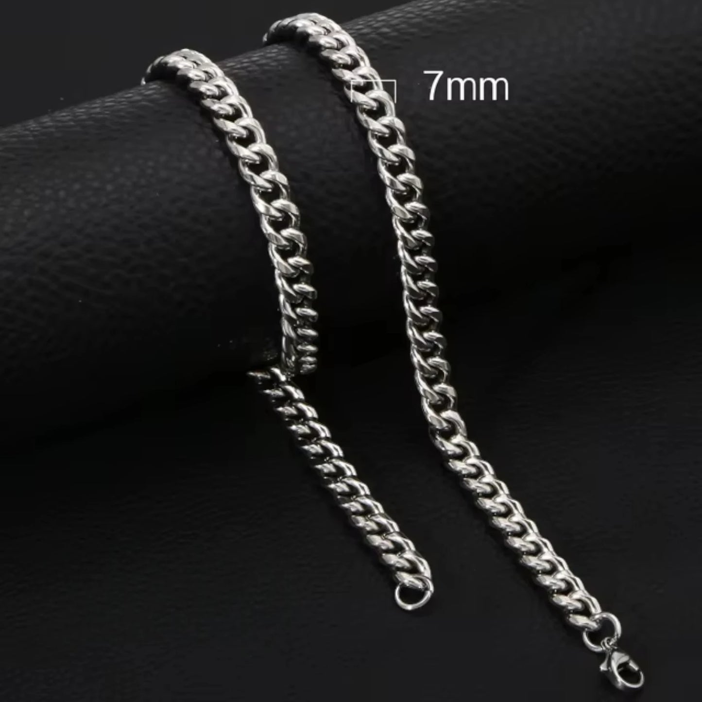 Modern Silver-Colored Gourmet Necklace Stainless Steel