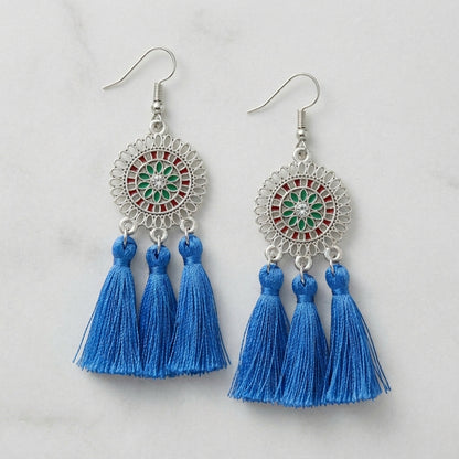 Boucles d'oreilles bohèmes d'été à pompons bleus 75 mm