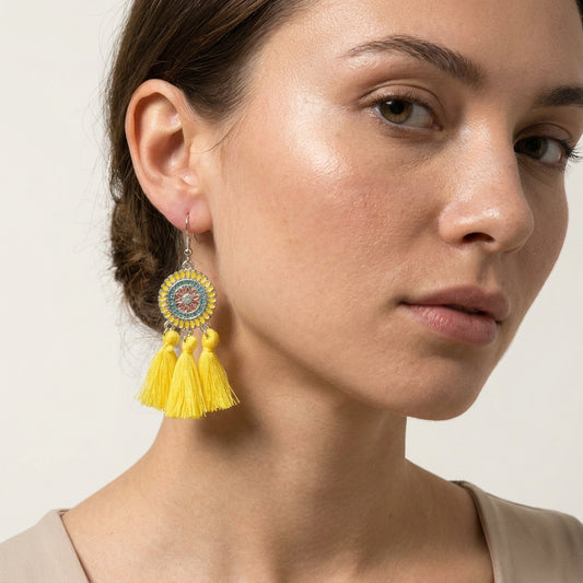 Boucles d'oreilles bohèmes d'été à pompons jaunes 75 mm