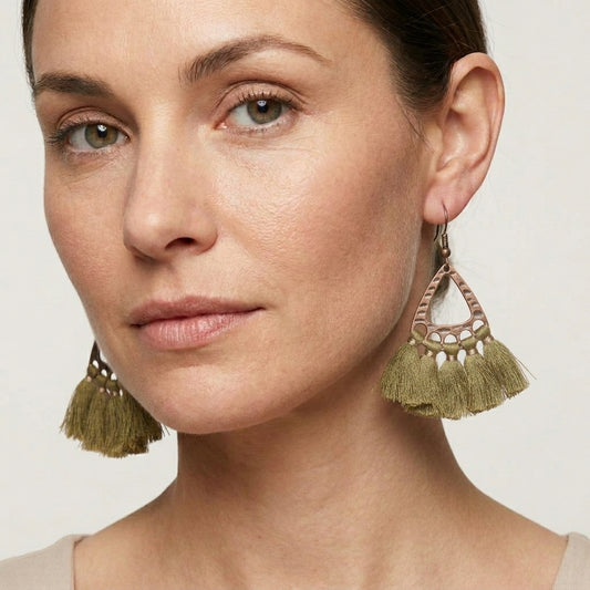 Boucles d'oreilles bohèmes à pompons, vert olive, 55 x 30 mm