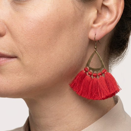 Boucles d'oreilles bohèmes à pompons – Rouges 55 x 30 mm