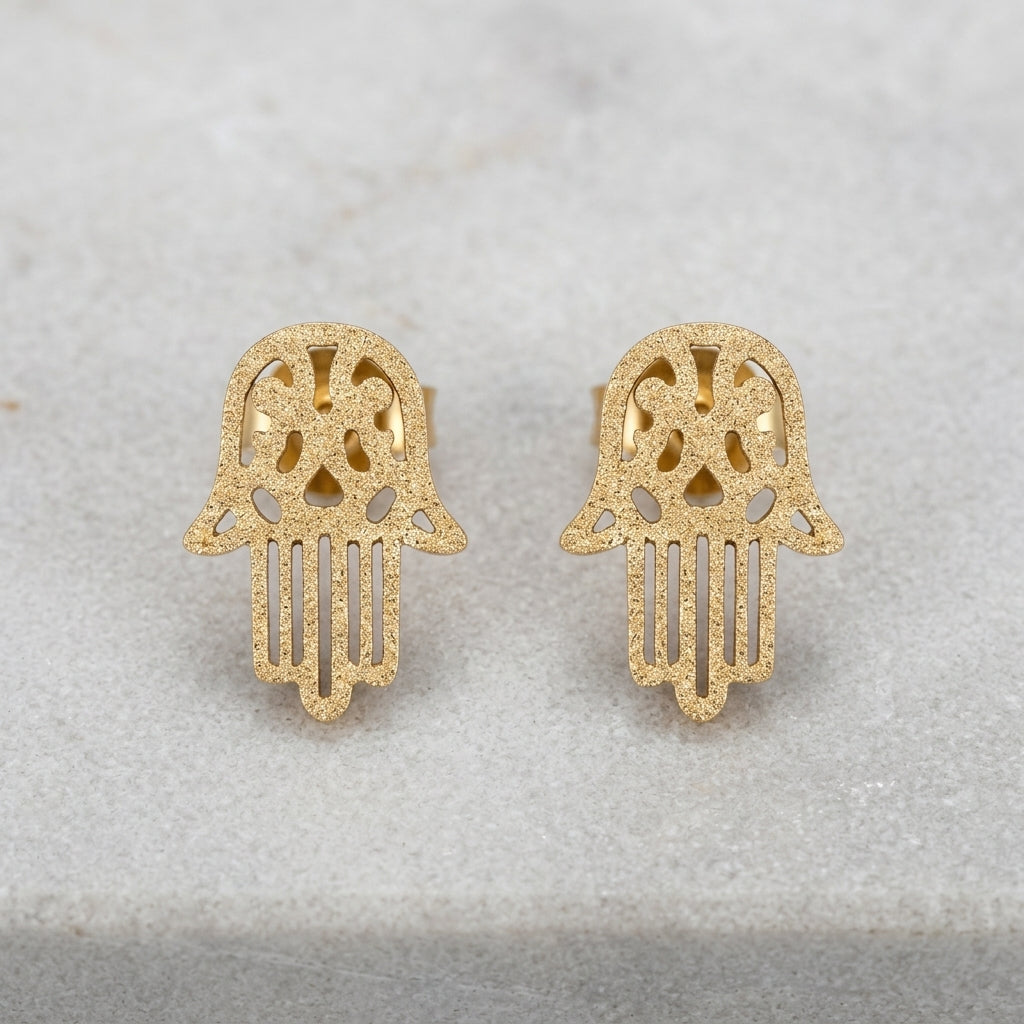 Goudkleurige Hamsa Oorstekers RVS – Handje van Fatima – Mat Sandblasted (10x7mm)