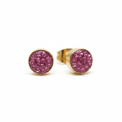 Fuchsia crystal stud earrings 6 mm – gold colored 