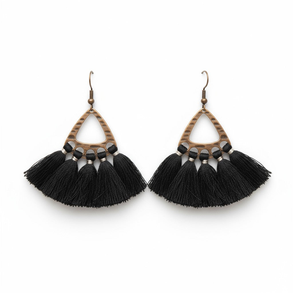 Boucles d'oreilles bohèmes à pompons – Noires 55 x 30 mm