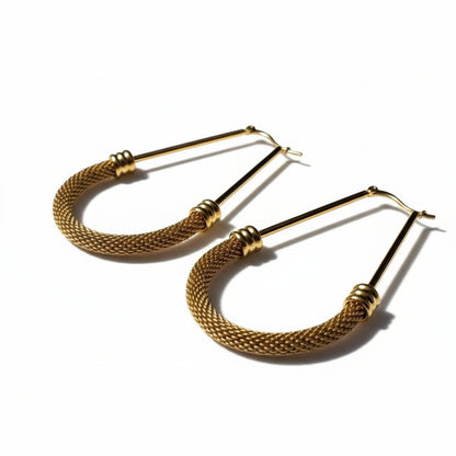 Boucles d'oreilles ovales en acier doré avec maillons en maille