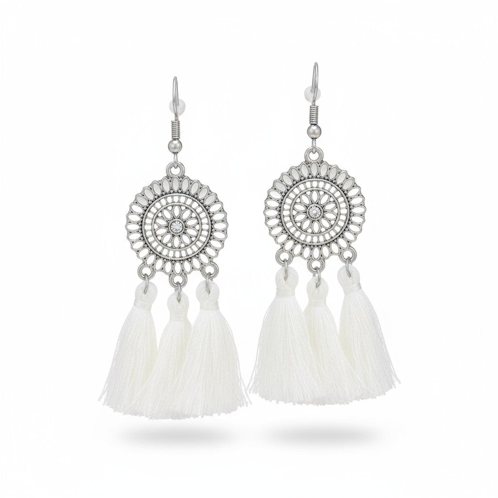 Boucles d'oreilles bohèmes d'été à pompons blancs 75 mm