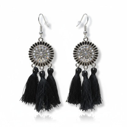 Zomerse boho oorhangers met zwarte kwastjes en RVS cirkel, 75x21mm, lichtgewicht festival oorbellen voor dames