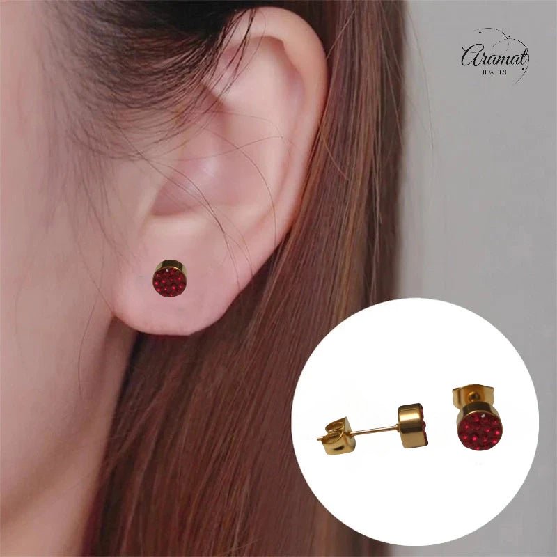 Rode kristallen oorstekers 6 mm – goudkleurig - oor3103 - Oorbellen kopen# - 6mm - alles - cadeau