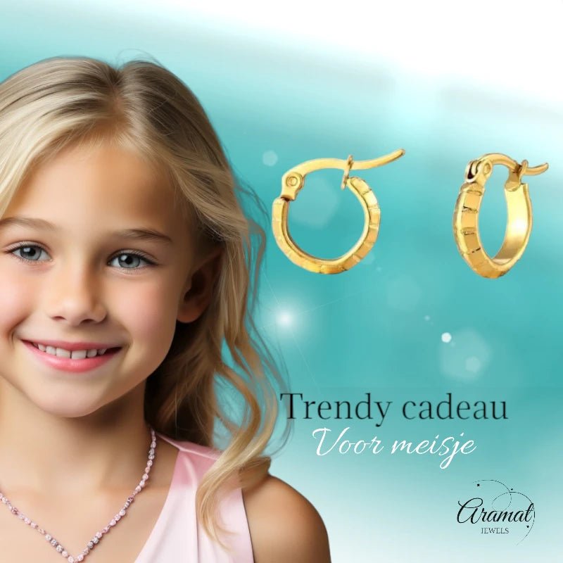 RVS Goudkleurige Oorringetjes 10mm - streepmotief - oor4780 - fg - Oorringen kopen