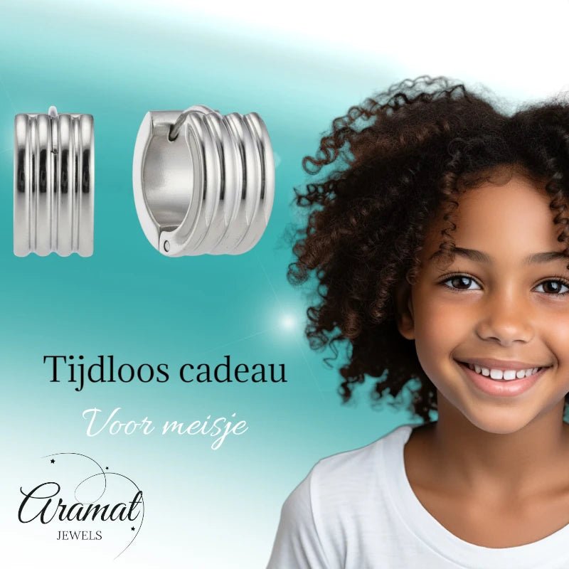 RVS Mini Huggie Creolen Streep Zilverkleur 13mm - Unisex Kind - Aramat Jewels - Oorringen - cadeautip