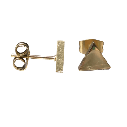 Een paar gouden oorbellen