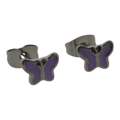 Paarse vlinder oorbellen met gunmetal-kleurige metalen zettingen.