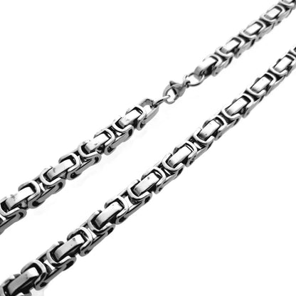 Een zwart-witte ketting