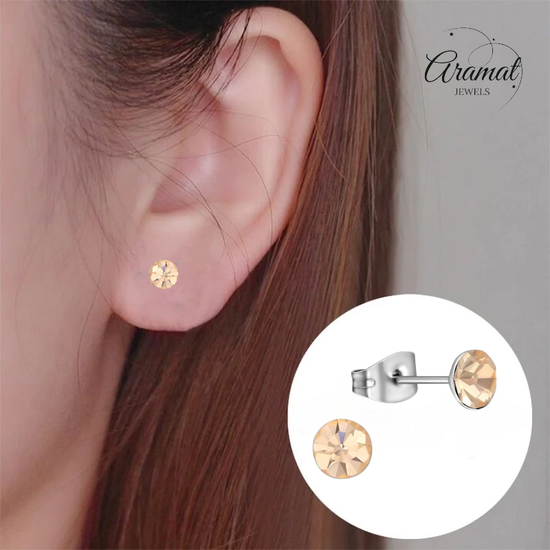Steel Crystal Earrings with champagne-colored stone – Silver color – 5mm