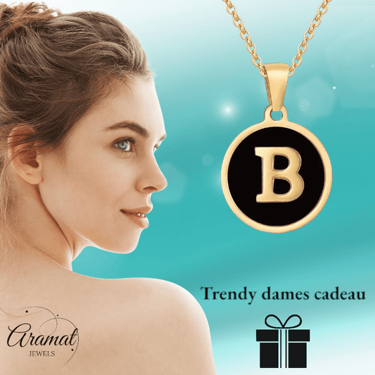 Stalen letter Ketting in goudkleur met zwart - Aramat Jewels - Halskettingen - cadeautip