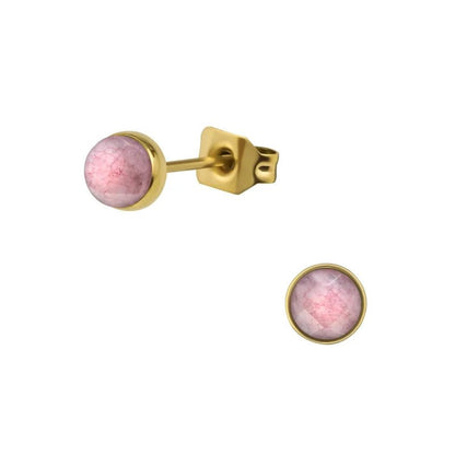 Een paar roze stenen oorbellen