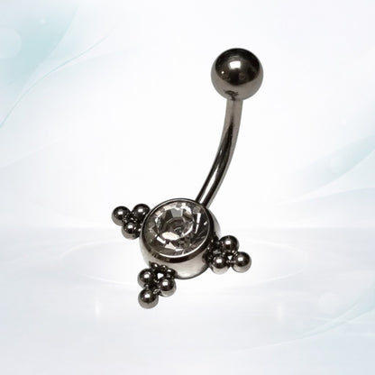 Piercing au nombril avec points de zircone transparente