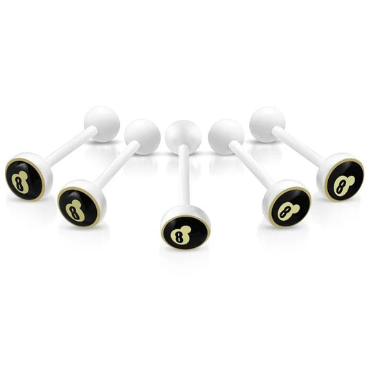 Een koptelefoon met zwarte en witte bolletjes