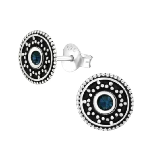 Boucles d'oreilles puces – Argent sterling, style ethnique balinais, cristal bleu foncé rond oxydé de 9 mm
