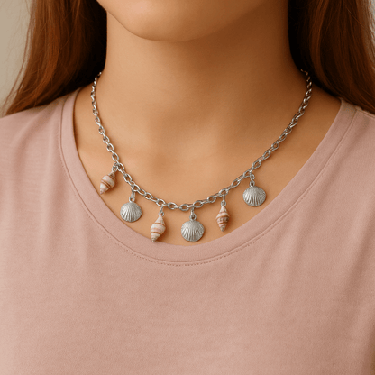 Zilverkleurige bedelketting met echte schelpen – 40+5 cm - ket1184 - 513517 - Halskettingen kopen# - 40cm - alles - Bedelketting