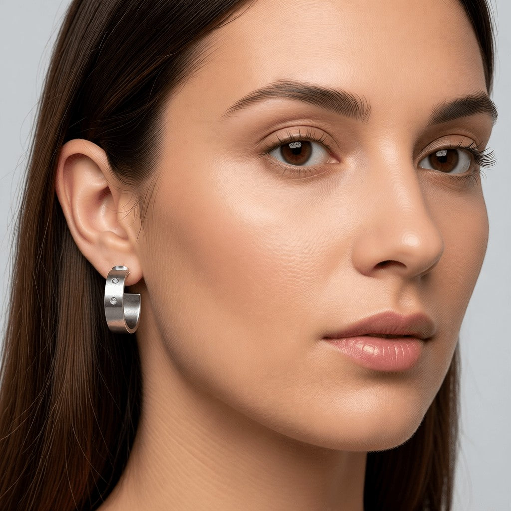 Zilverkleurige Brede RVS Oorringen met Dubbele Zirkonia 23mm - Aramat Jewels - Oorringen - cadeautip