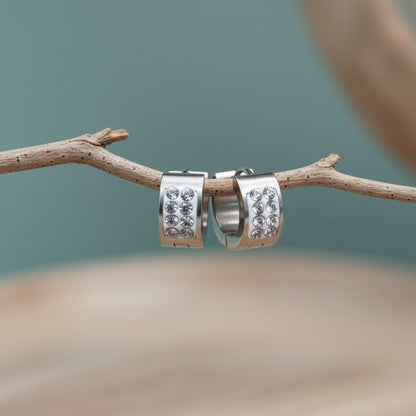 Zilverkleurige Mini RVS Oorringen met 2 Rijen Kristal 13x7mm - Aramat Jewels - Oorringen - cadeautip