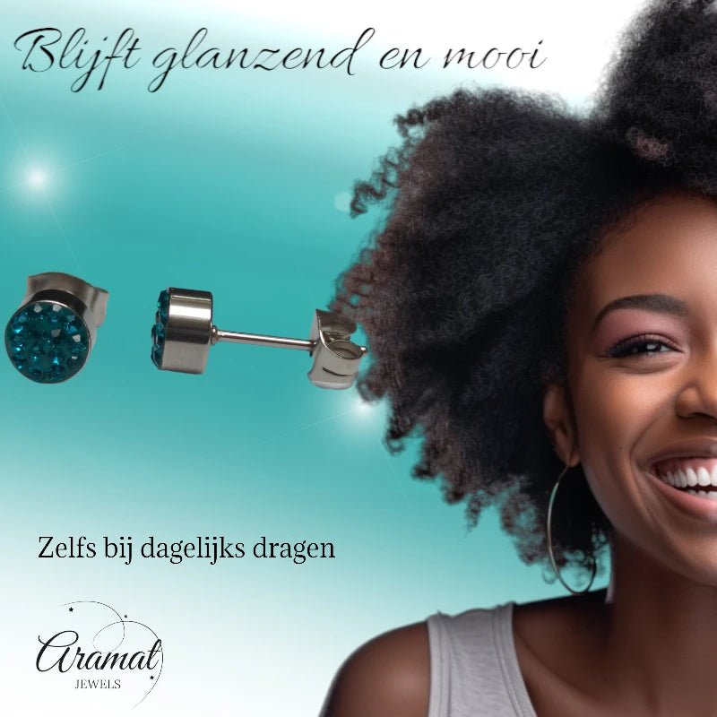 Zilverkleurige oorstekers met blauwgroen kristal – 6 mm - oor3080 - Oorbellen kopen# - 6mm - alles - Blauwgroen