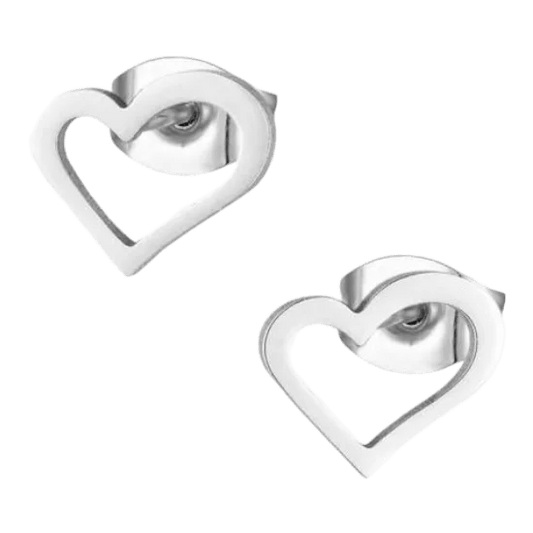 Zilveren hartvormige oorbellen.