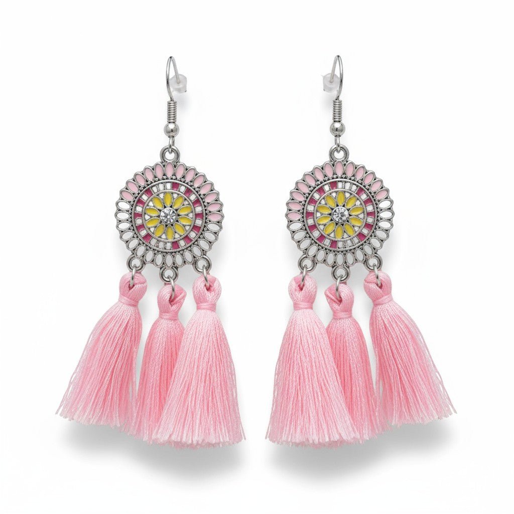 Zomerse boho oorhangers met licht roze kwastjes en RVS cirkel, 75x21mm, lichtgewicht festival oorbellen voor dames