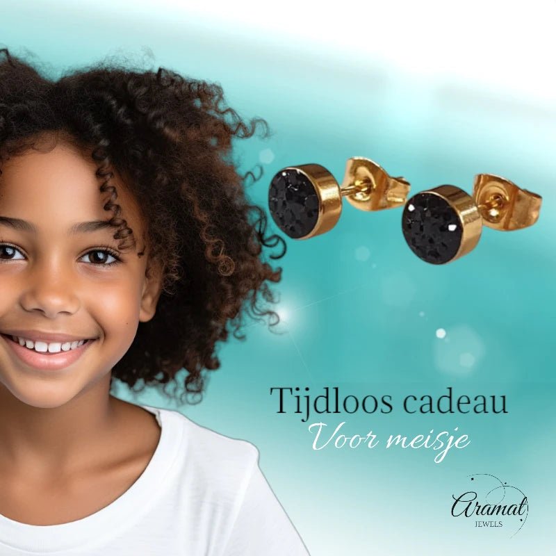 Zwarte kristallen oorstekers 6 mm – goudkleurig - oor3097 - Oorbellen kopen# - 6mm - alles - cadeau